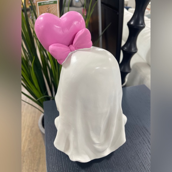 Halloween Ghosts girl with Pink Bow & Heart Balloon Be My Boo Resin Figure NWT - Picture 3 of 5